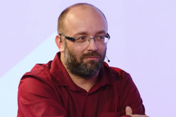 Deficit máme, protože krmíme zbrojní a zelené parazity, říká Vidlák