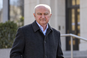 Pojišťovna ve ztrátě. Manažer inkasoval 35 milionů navíc