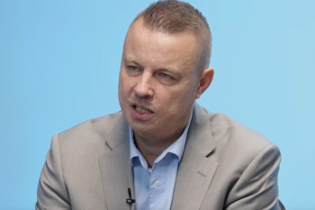 Kdo je Paukner? Špatná otázka. Proč neřešíme fakta?