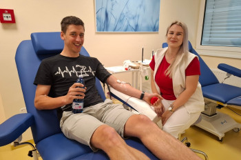 Během nadcházející vlny veder je příprava na darování krve zásadní