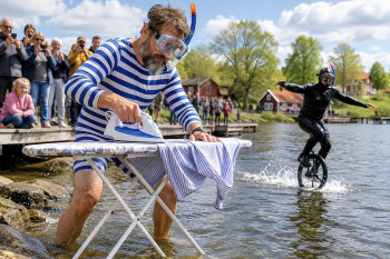 Švédský festival oslavuje zbytečnosti a baví celý svět Švédský festival oslavuje zbytečnosti a baví celý svět