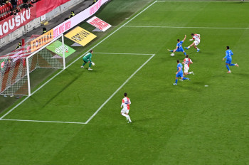 Na Poháru Slavia-Brno 4:0 bylo tolik diváků, co mají Čelakovice obyvatel