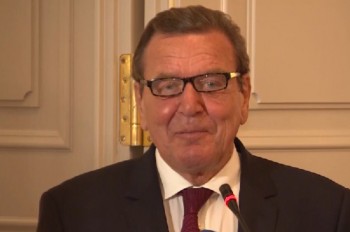 Putinova nabídka znepokojuje válečné štváče Putinova nabídka znepokojuje válečné štváče