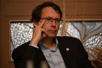 Státníka střídá parazit. Drulák tvrdě o nástupu Pétera Magyara