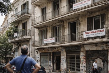 Řecko pod tlakem. MMF navrhuje zdanit prázdné byty