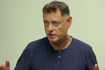 „Je to hra o vítěze.“ Petrov tepe debaty o poplatcích